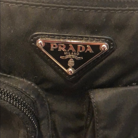 AUTHENTIC PRADA BELT BAG - Picture 4 of 8